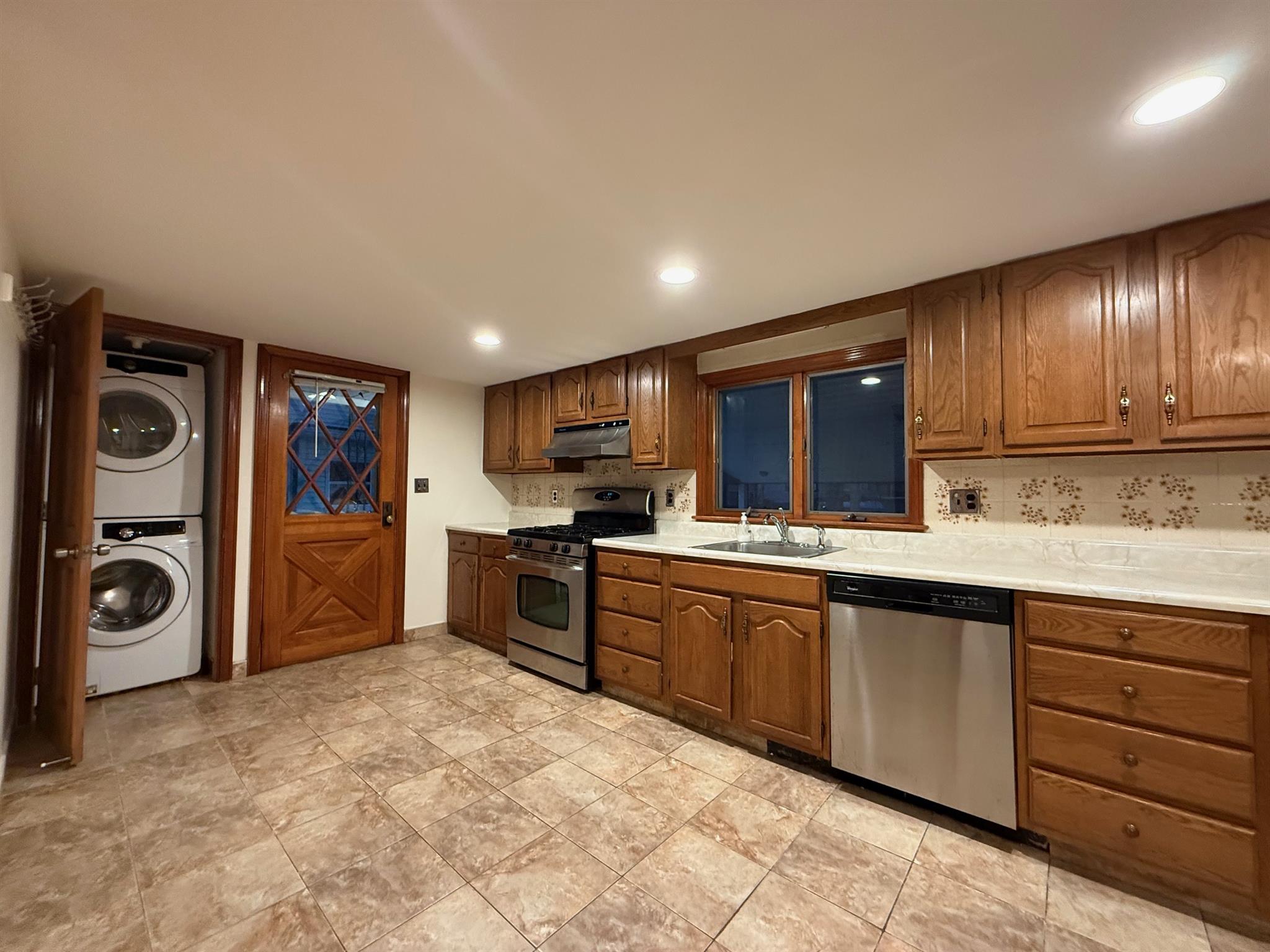 352R Somerville Ave, Ward Two