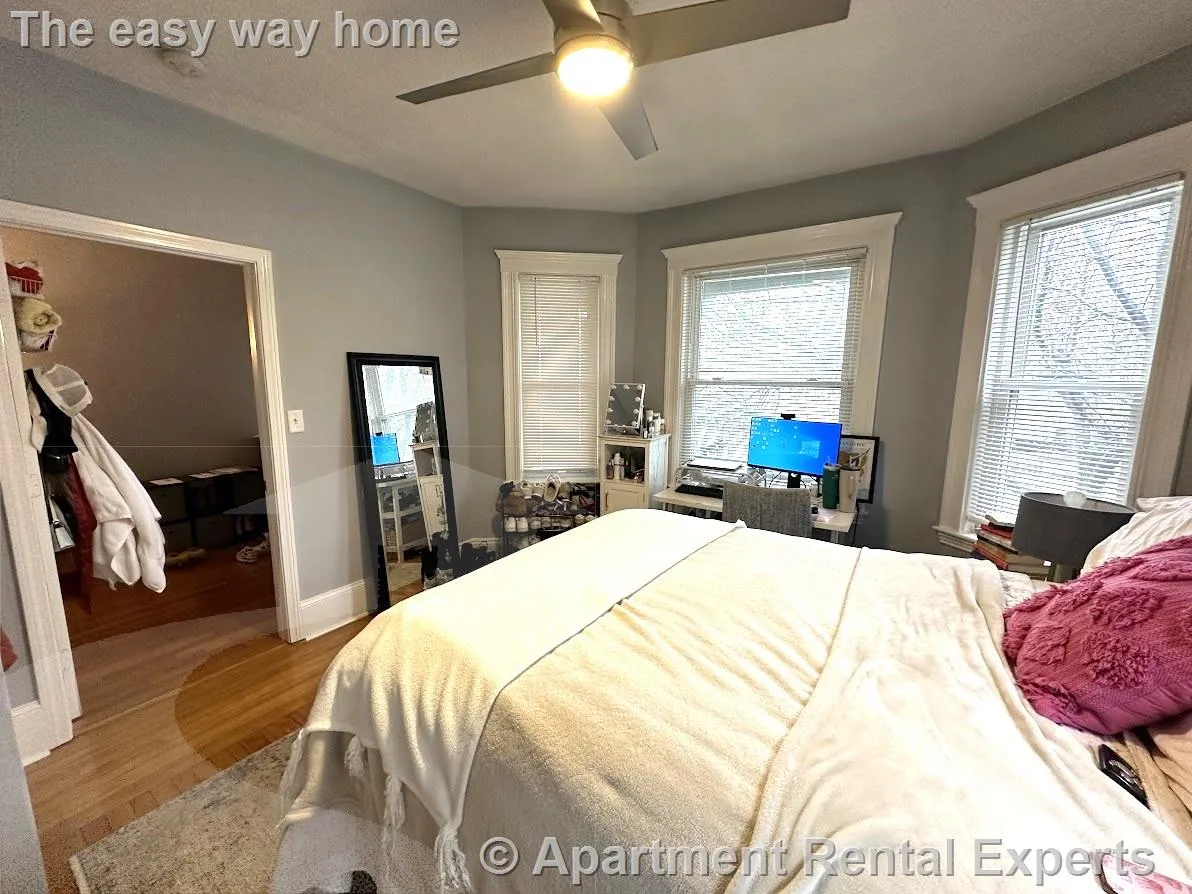 207 Boston Ave, Tufts