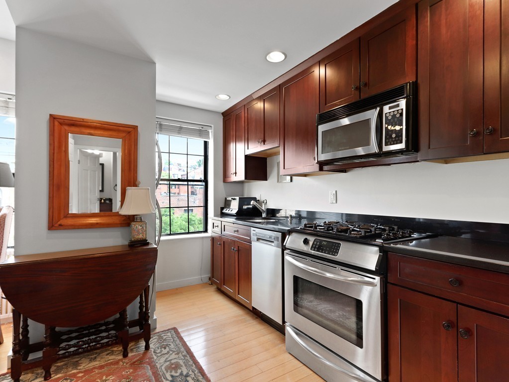 110 Charles St, Beacon Hill