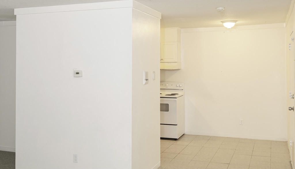 7 Chapel Hill Dr, Plymouth