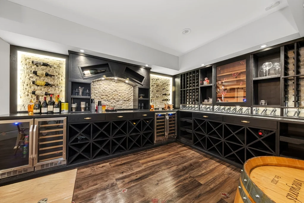 227 Rice Rd, Cochituate