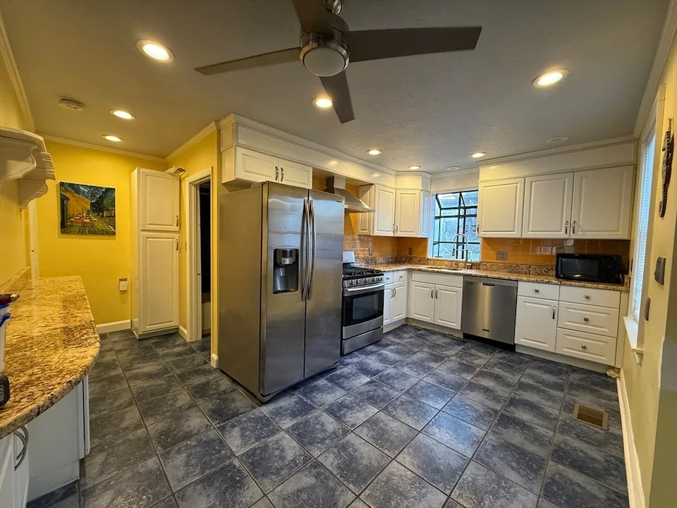 170 Neck St, North Weymouth