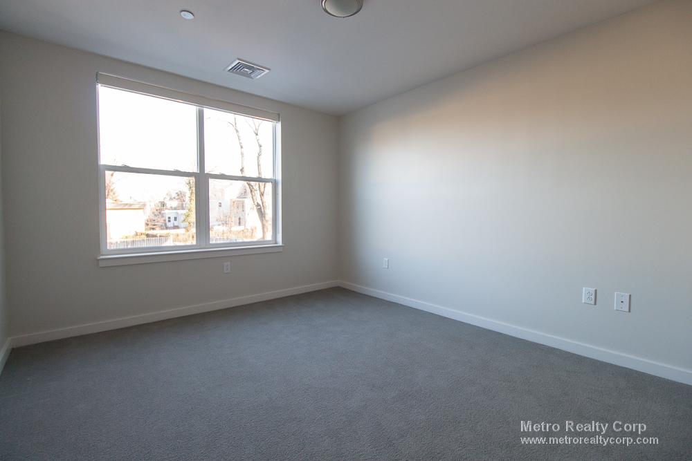 1 Whittemore Ave, North Cambridge