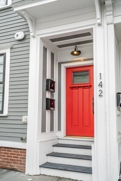 142 West 8th St, South Boston