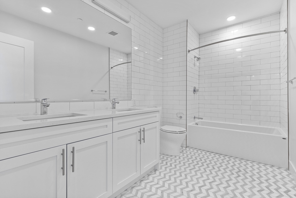 301 Border St, Central Square