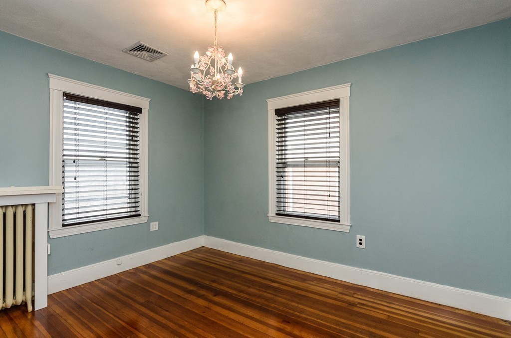 6 Blake Rd, Brookline Hills