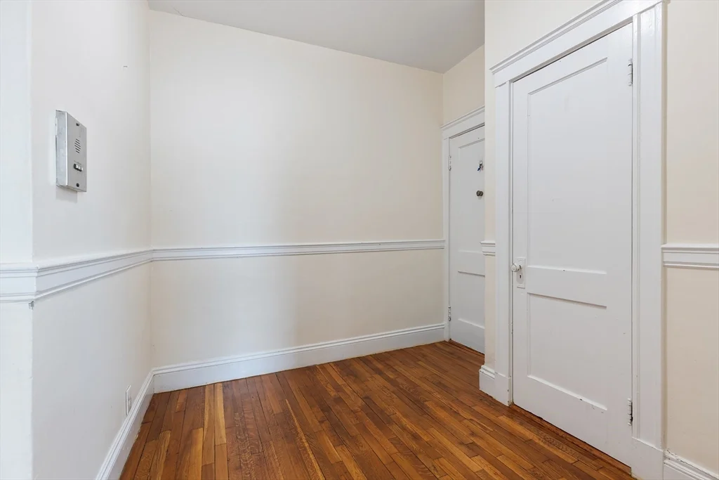 1568 Commonwealth Ave, Brighton