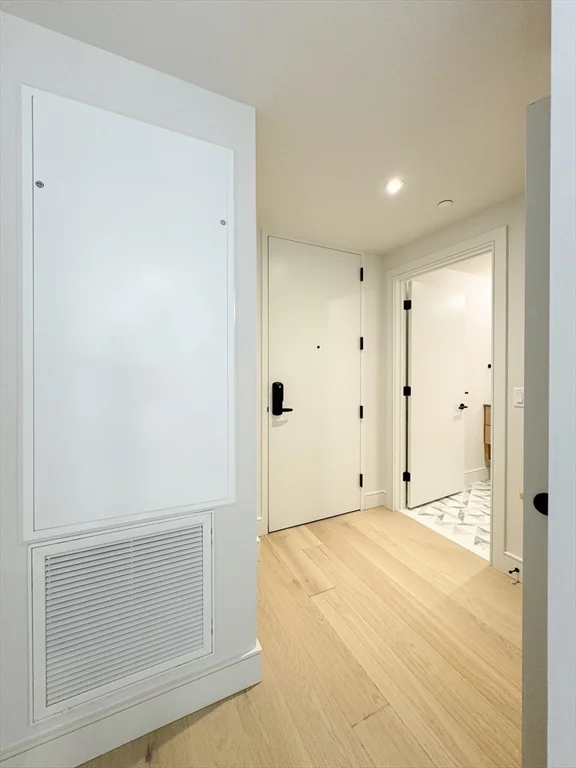 1 Nevins Hill Way, Brighton