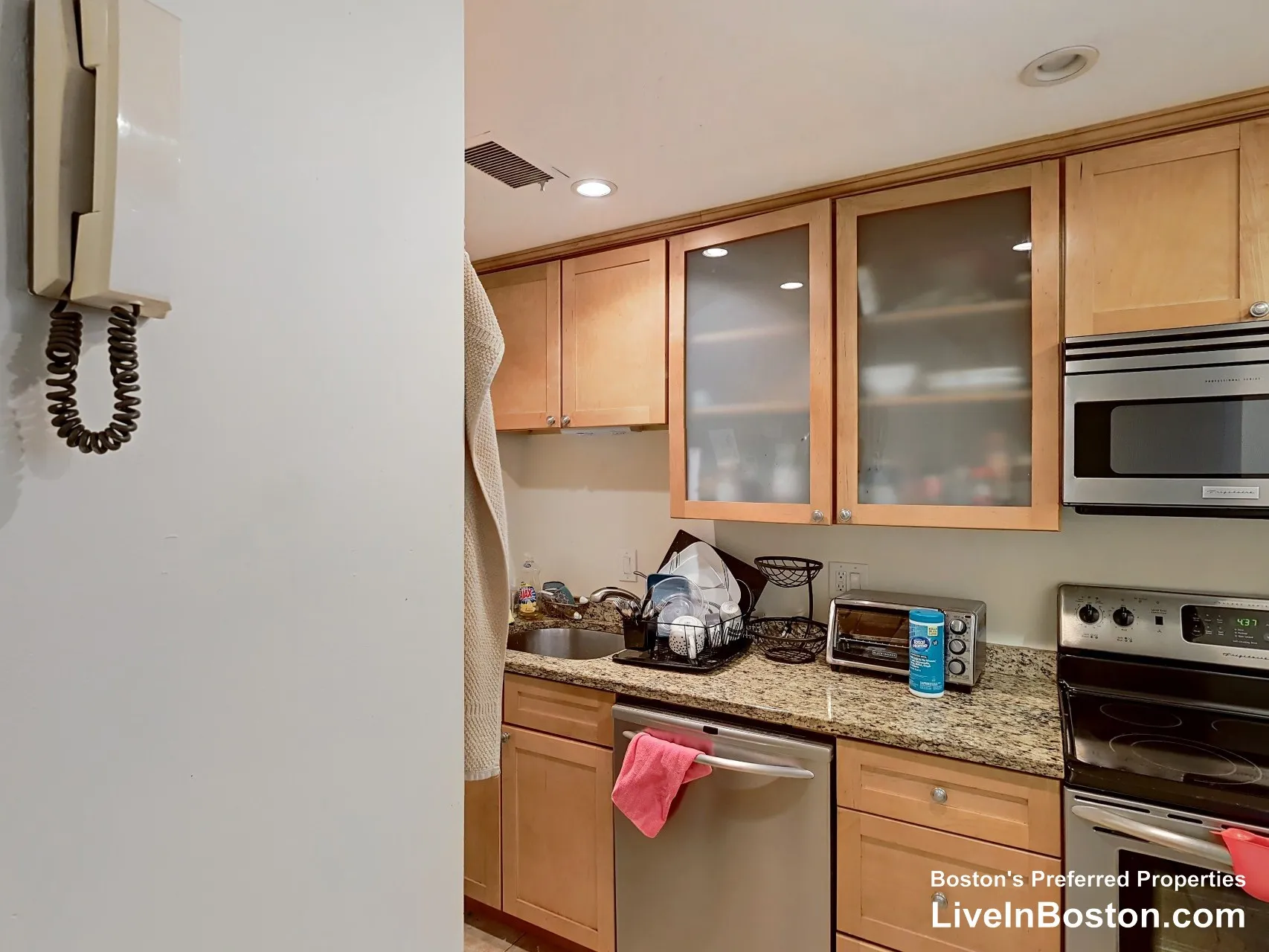 111 Gainsborough St, Fenway