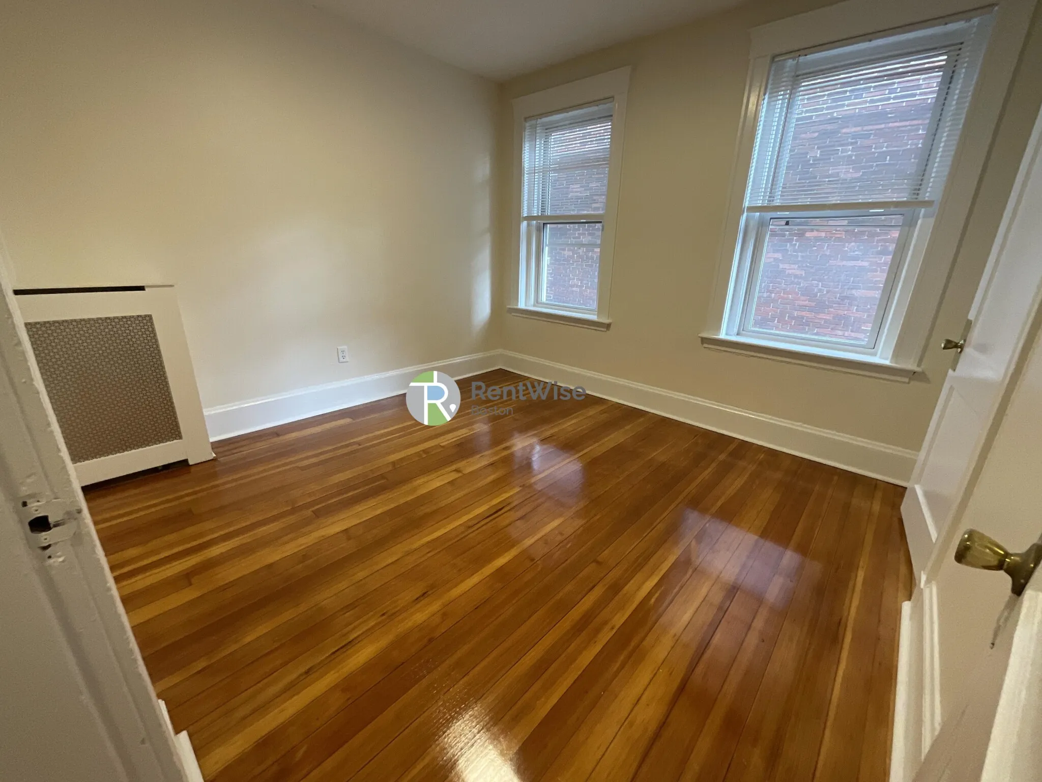 6 Barrows St, Allston