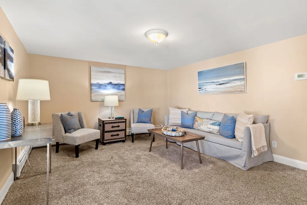 452 Main St, Amesbury