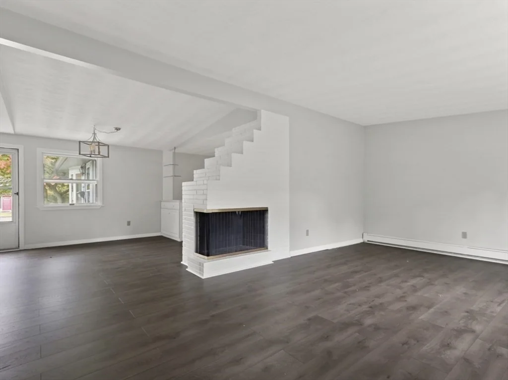 83 Joseph Rd, Saxonville