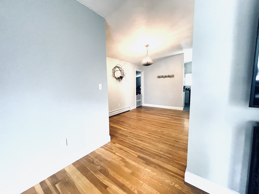 34 Hillside Dr, Shrewsbury