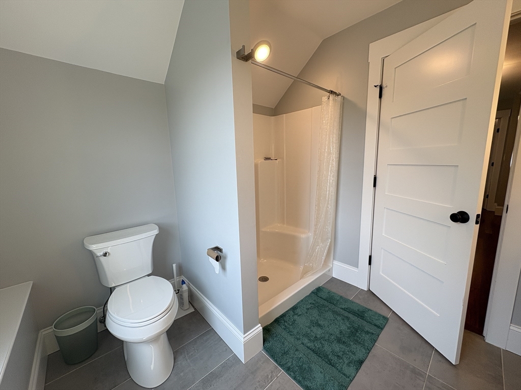 92 Dothan St, Arlington