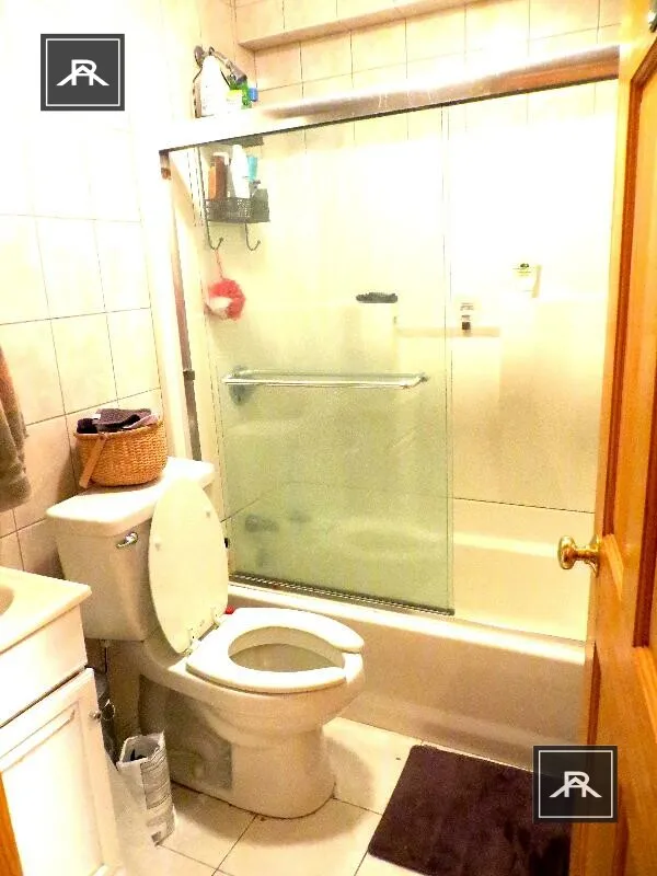 1689 Beacon St, Aspinwall Hill