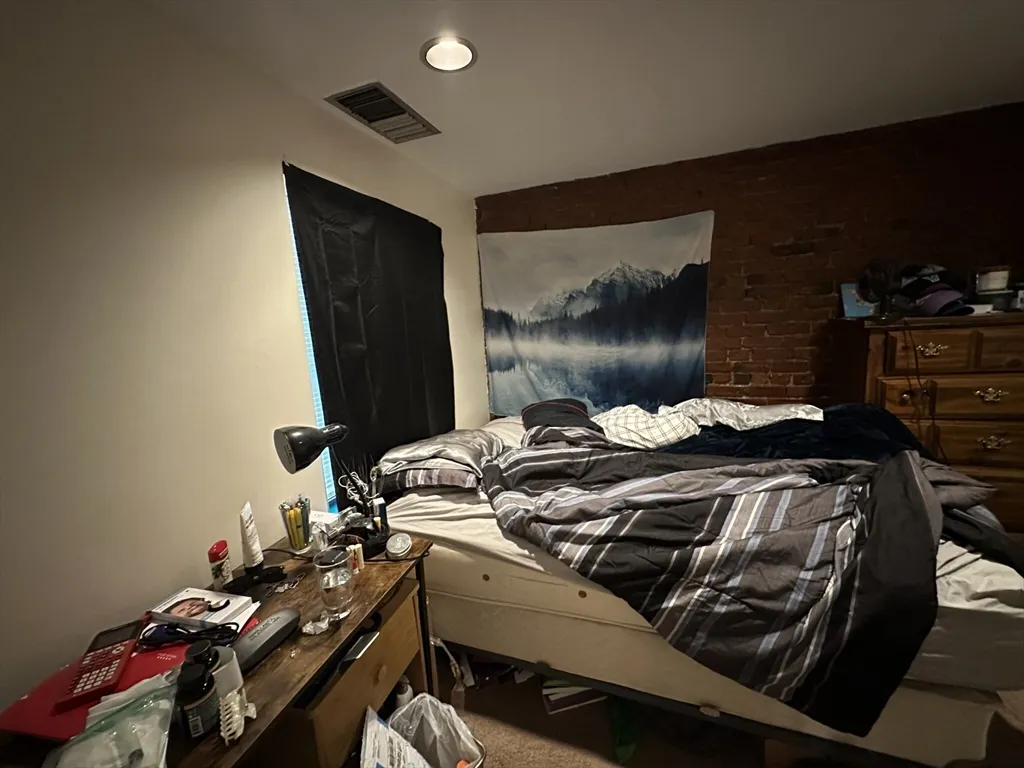 108 Gainsborough St, Fenway