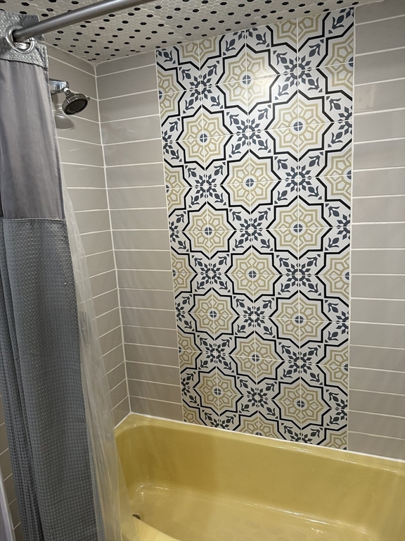 406 Paradise Rd, Swampscott