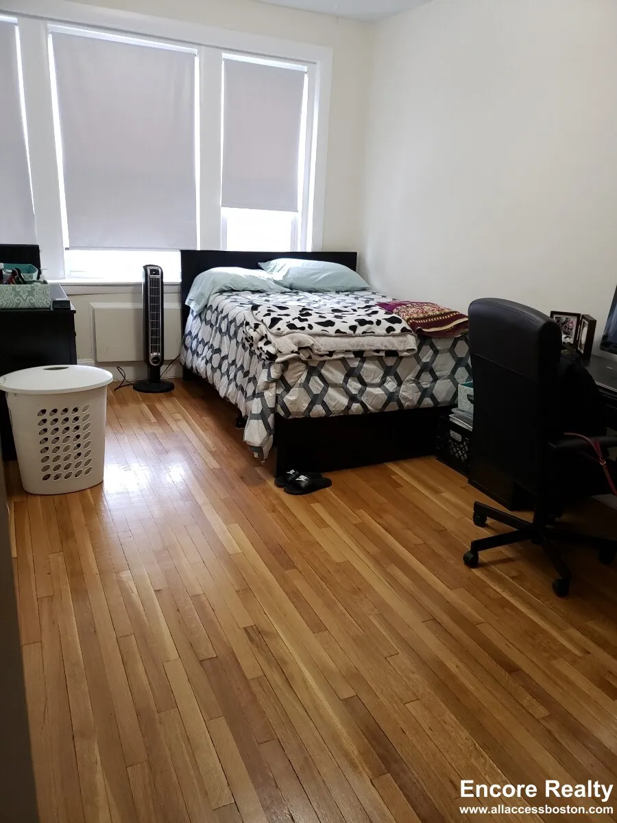 33 Lancaster Ter, Corey Hill