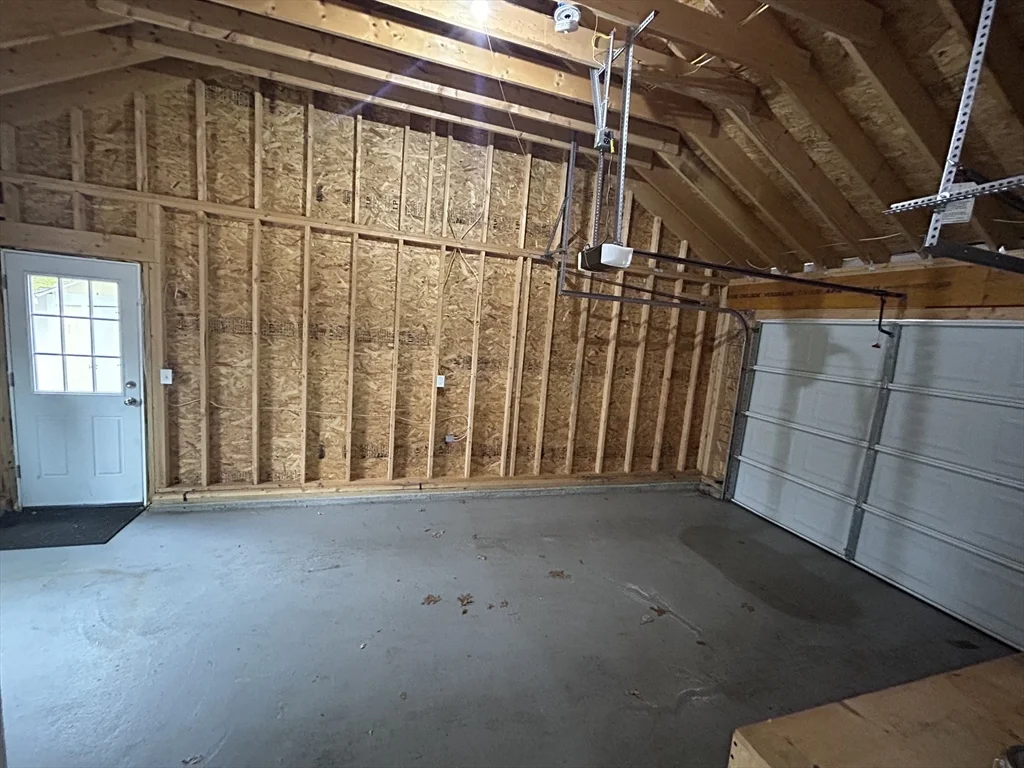 75 Marlboro Rd, Southborough