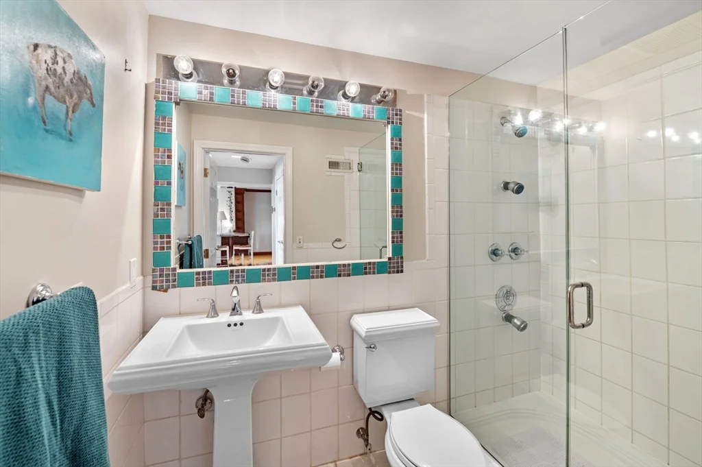 212 Humphrey St, Marblehead