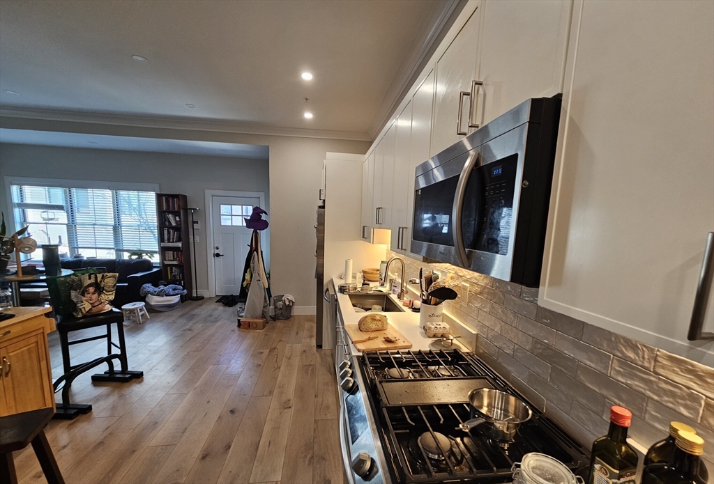 9 Everett St, Allston