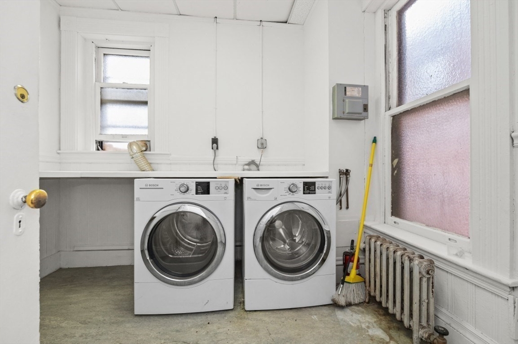 290 Commonwealth Ave, Back Bay