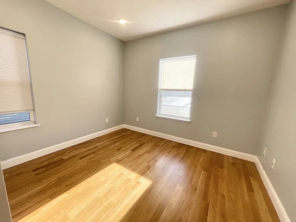 65 Burrell St, Boston