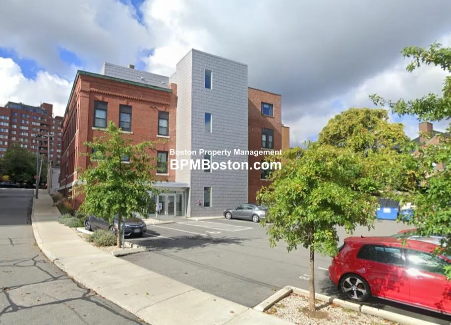 10 Merrymount Ave, Wollaston