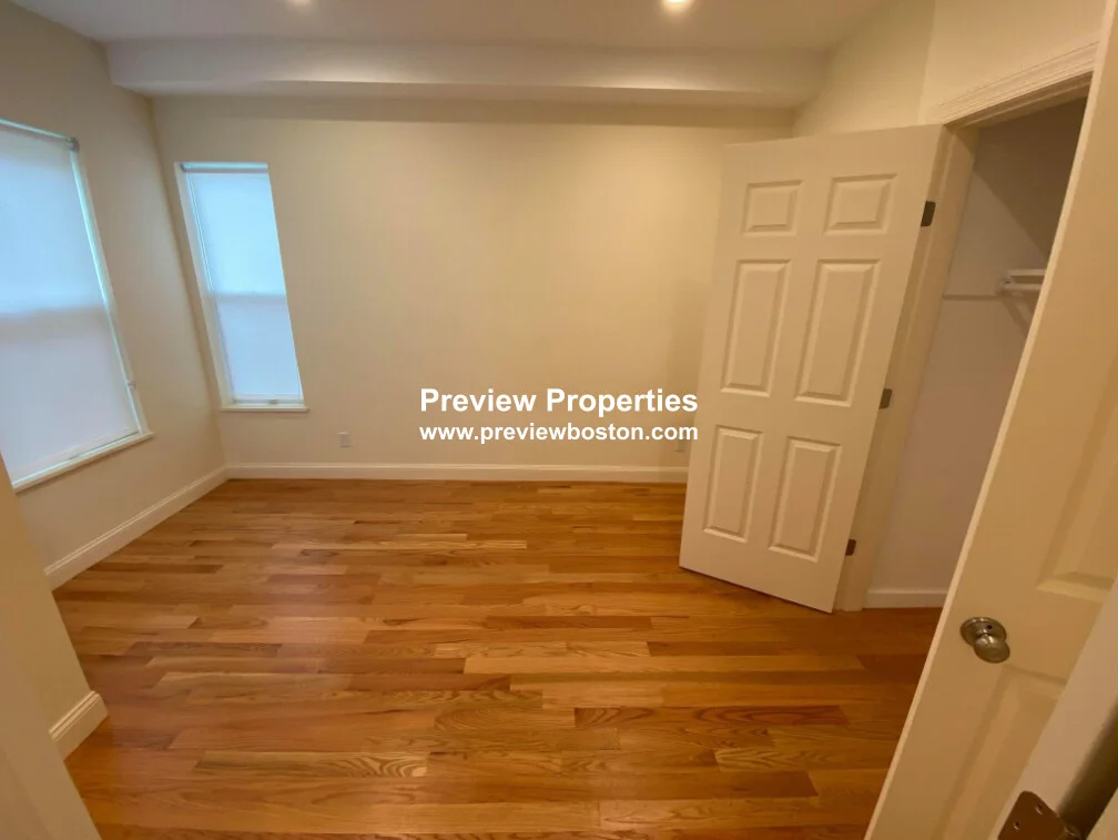 379 Harvard St, Mid Cambridge
