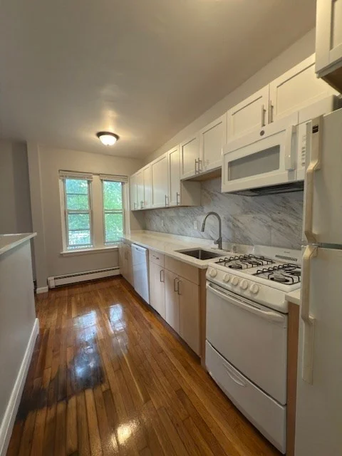 15 Ives, Beverly
