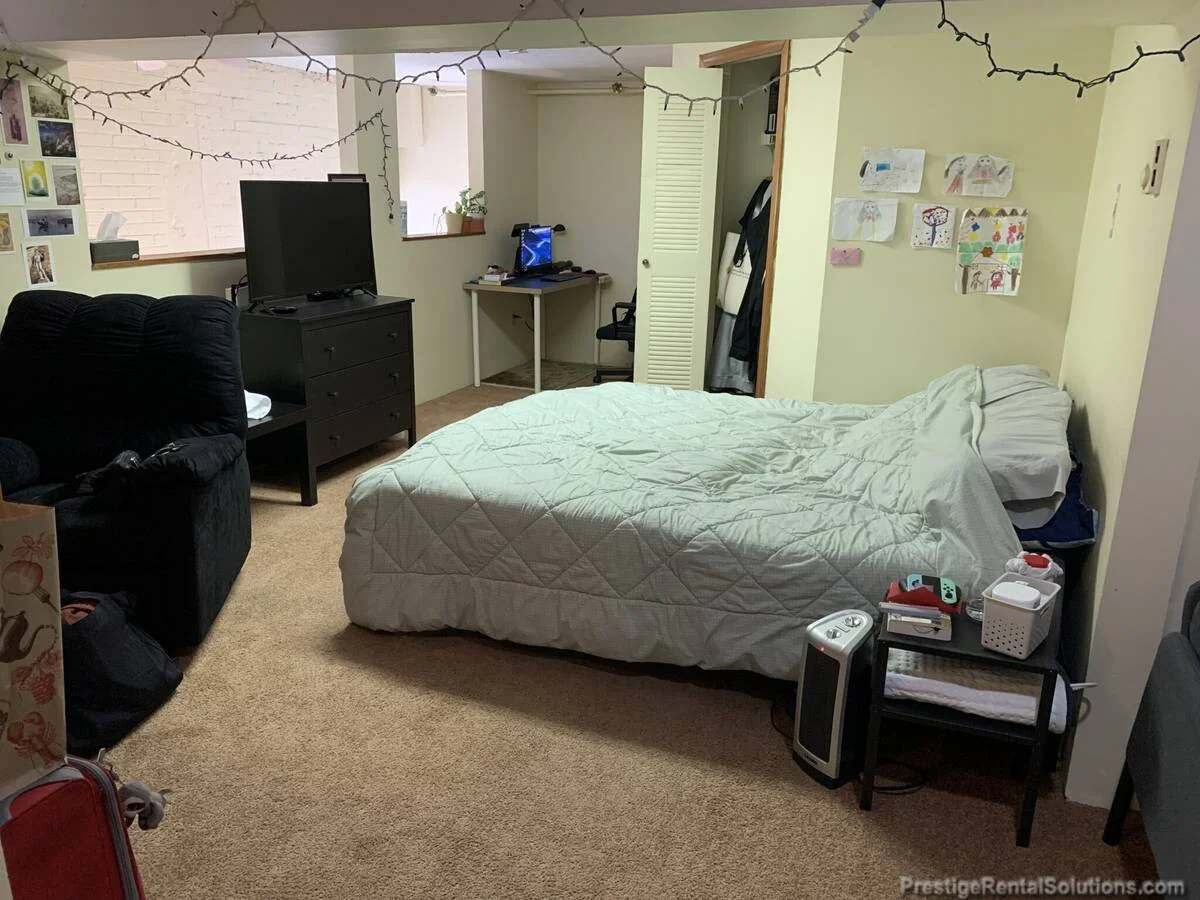 11 Willow St, Fitchburg