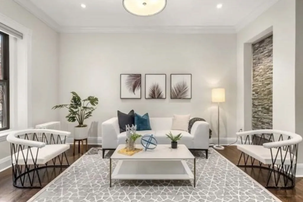 382 Commonwealth Ave, Back Bay