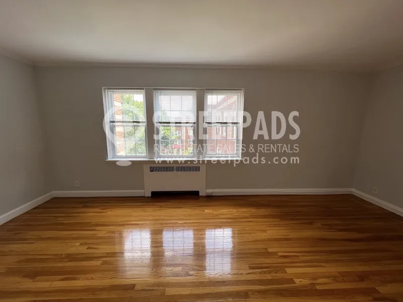 1163 Beacon St, Longwood