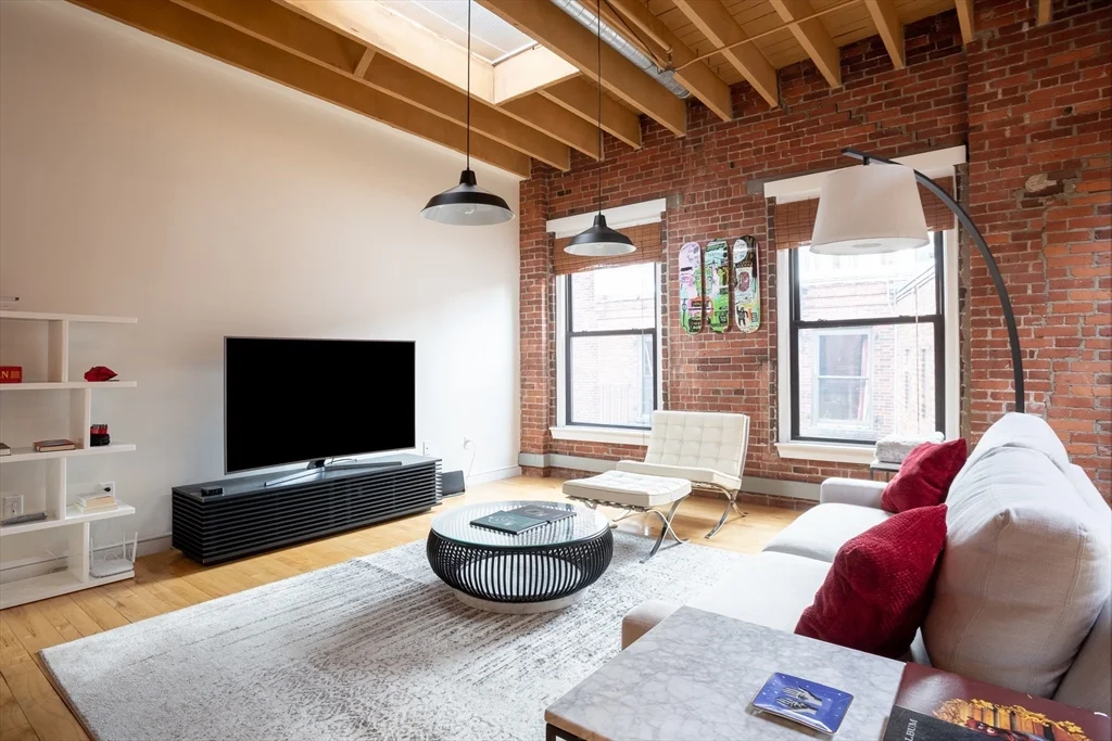 111 Beach St, Leather District