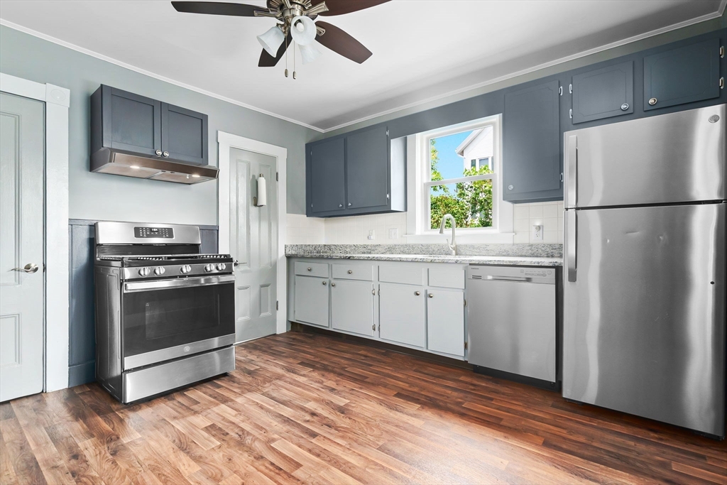 17 Lothrop St, Beverly Cove