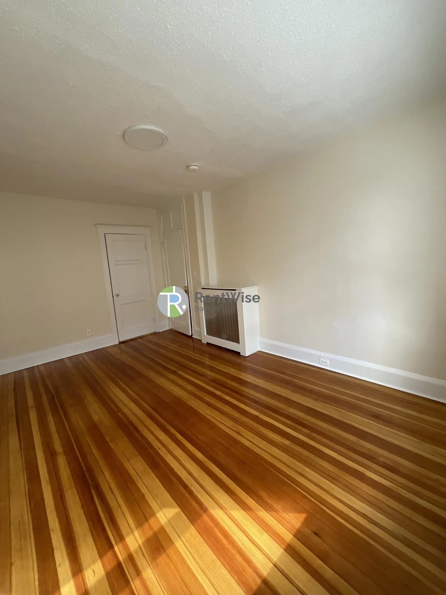 6 Barrows St, Allston