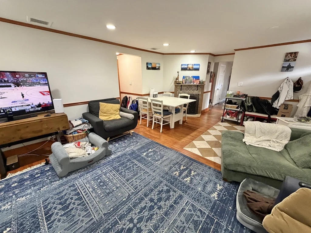 176 Upland Ave, Newton