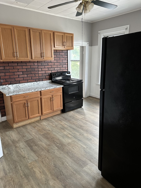 33 Russel, Worcester