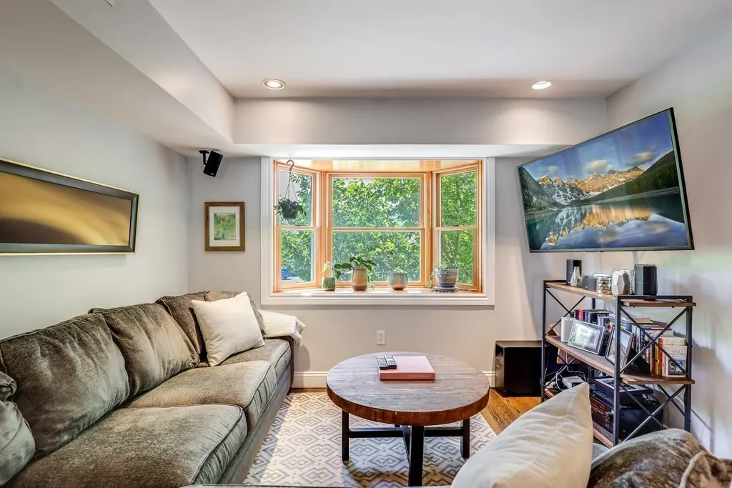 154 West 3rd St, South Boston