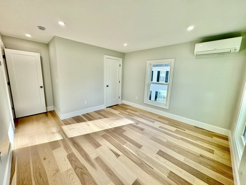 17 Fremont St, Downtown