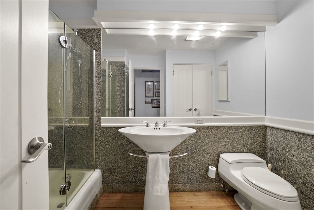 28-32 Atlantic Ave, Waterfront