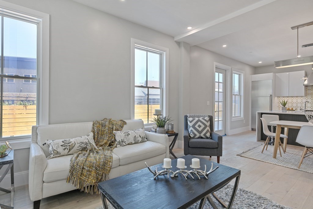 88 Dover St, Davis Square