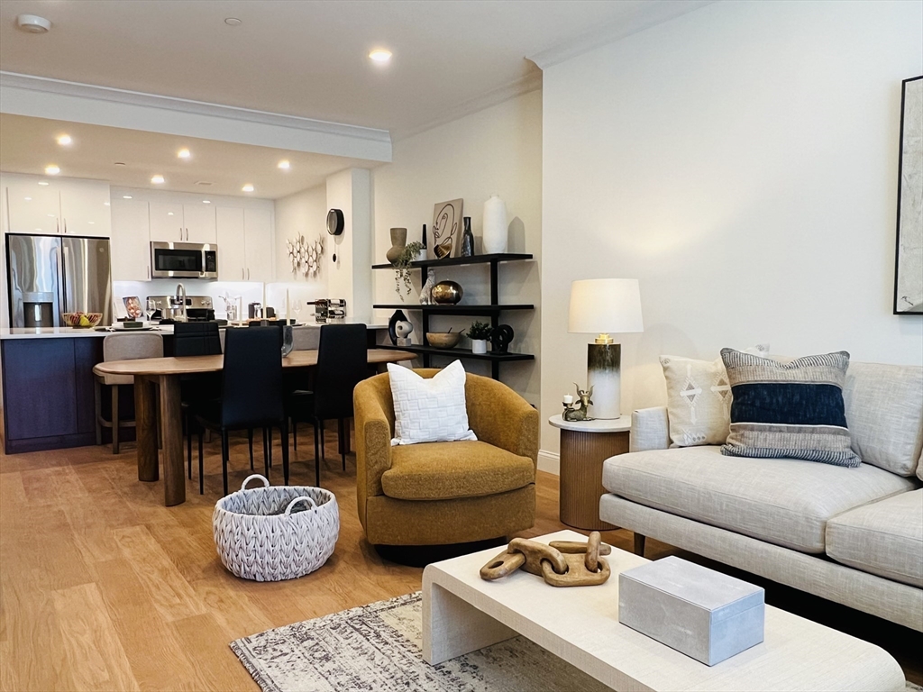 201 Sherman Rd, Chestnut Hill