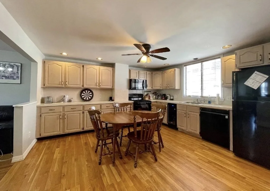 12 Emmet St, South Boston