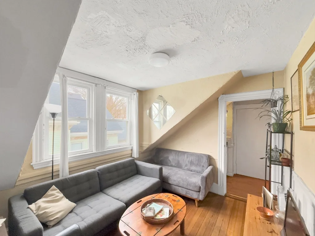 18 Egleston, Jamaica Plain