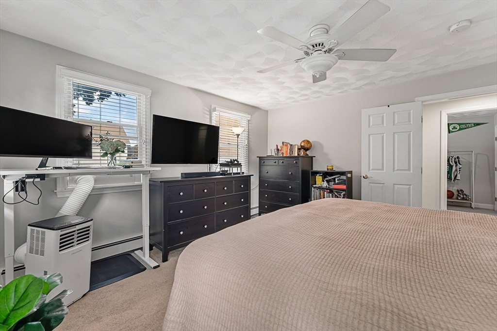 8 Ballard St, Saugus