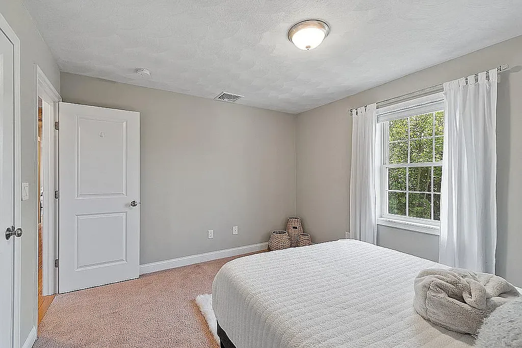 25 Hopkins St, Revere