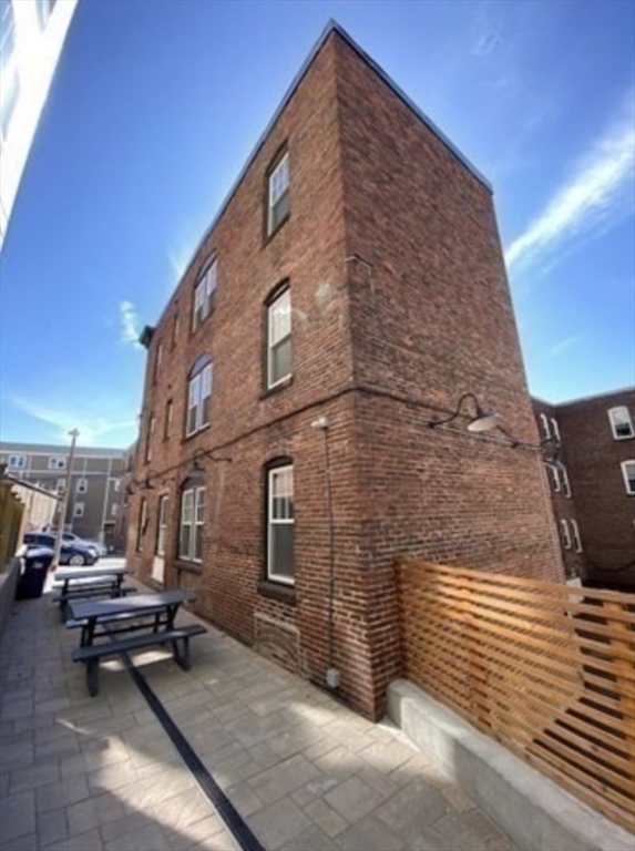 30 Montebello Rd, Jamaica Plain