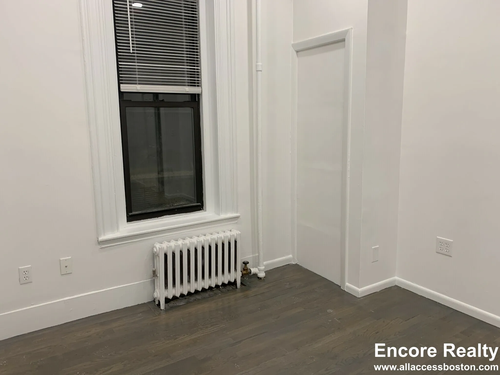 270 Newbury St, Back Bay