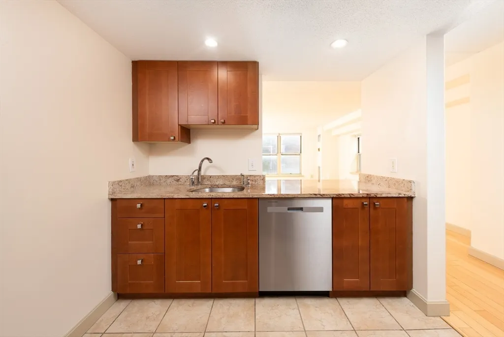 108 Peterborough St, Fenway